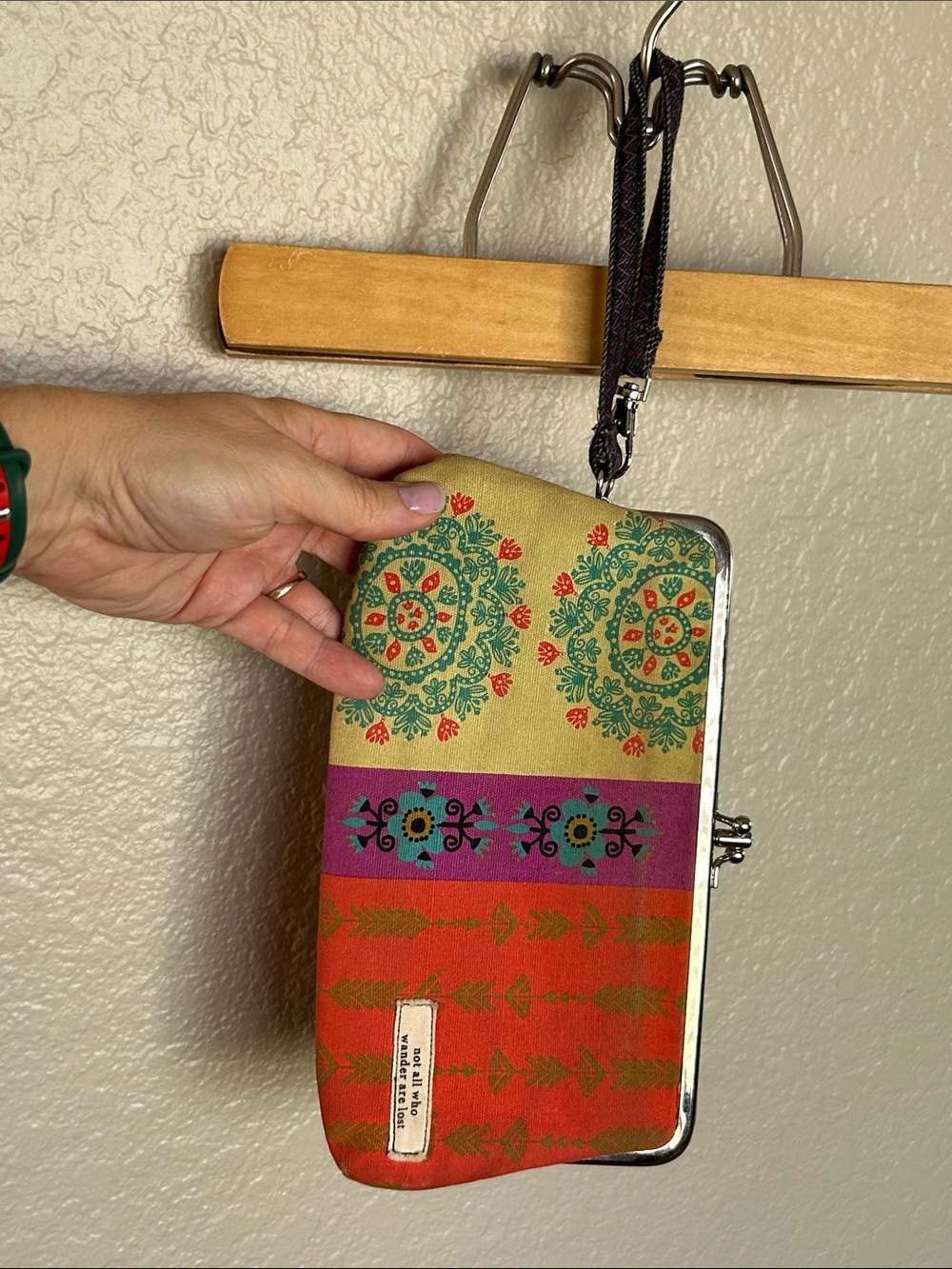 Natural Life Kiss Lock Wristlet Wallet